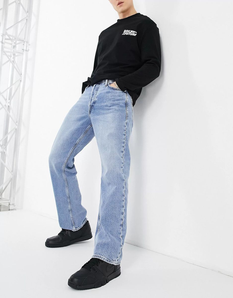 Hellblaue Jeans Rob mit weitem Bein