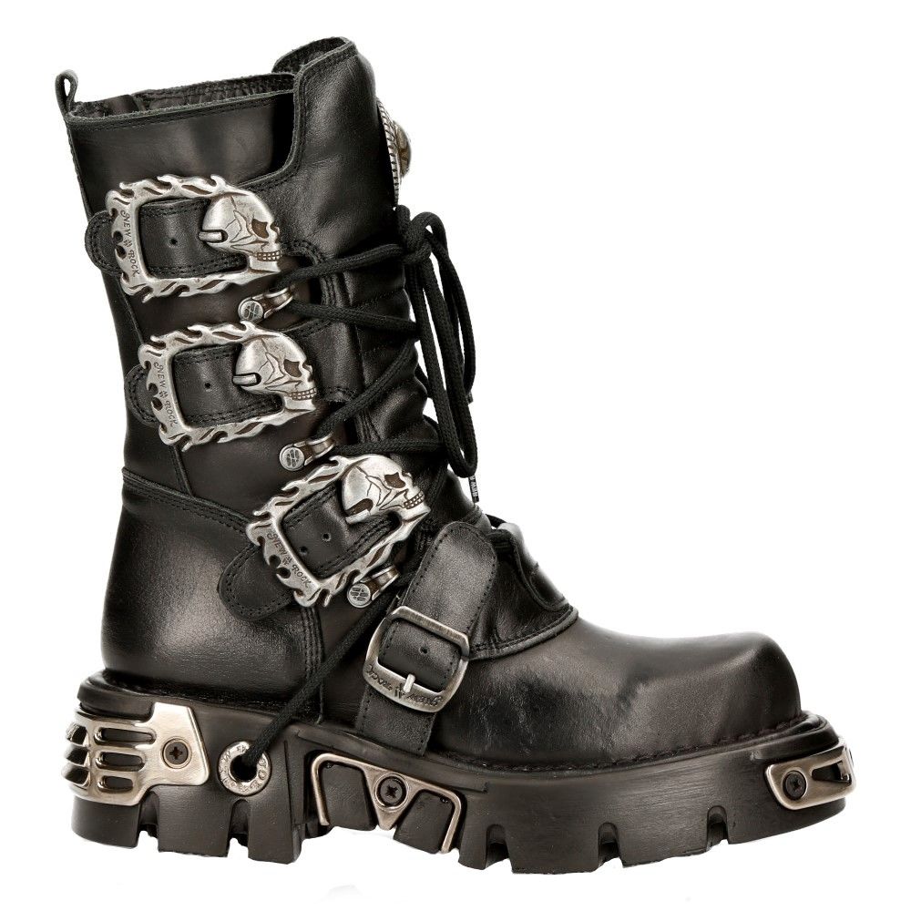 Plateau-Stiefel mit Totenkopfschnallen
