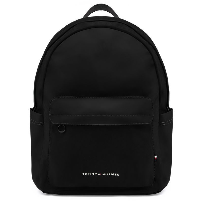 Minimalistischer schwarzer Nylonrucksack