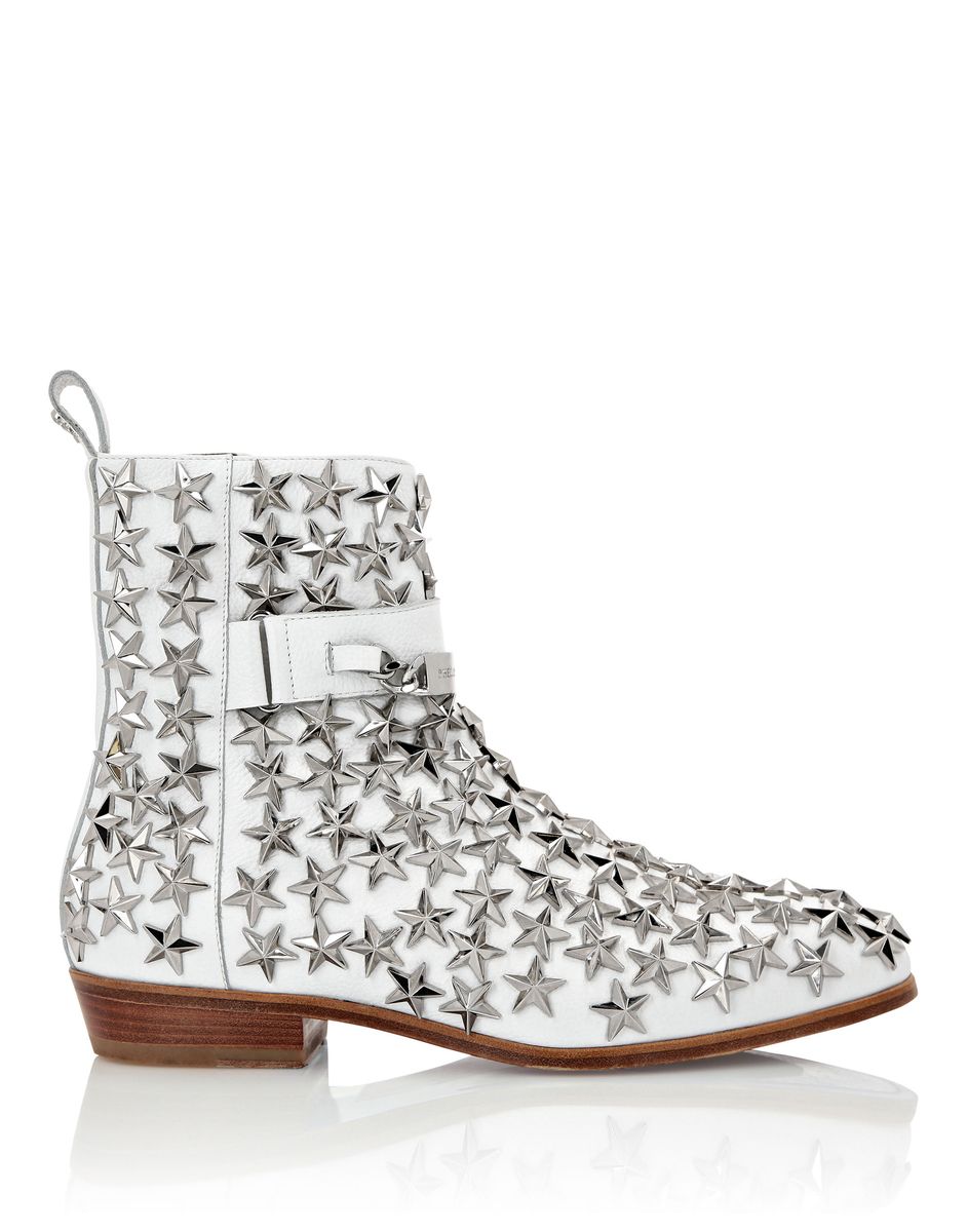 Lederstiefeletten mit Sternennieten