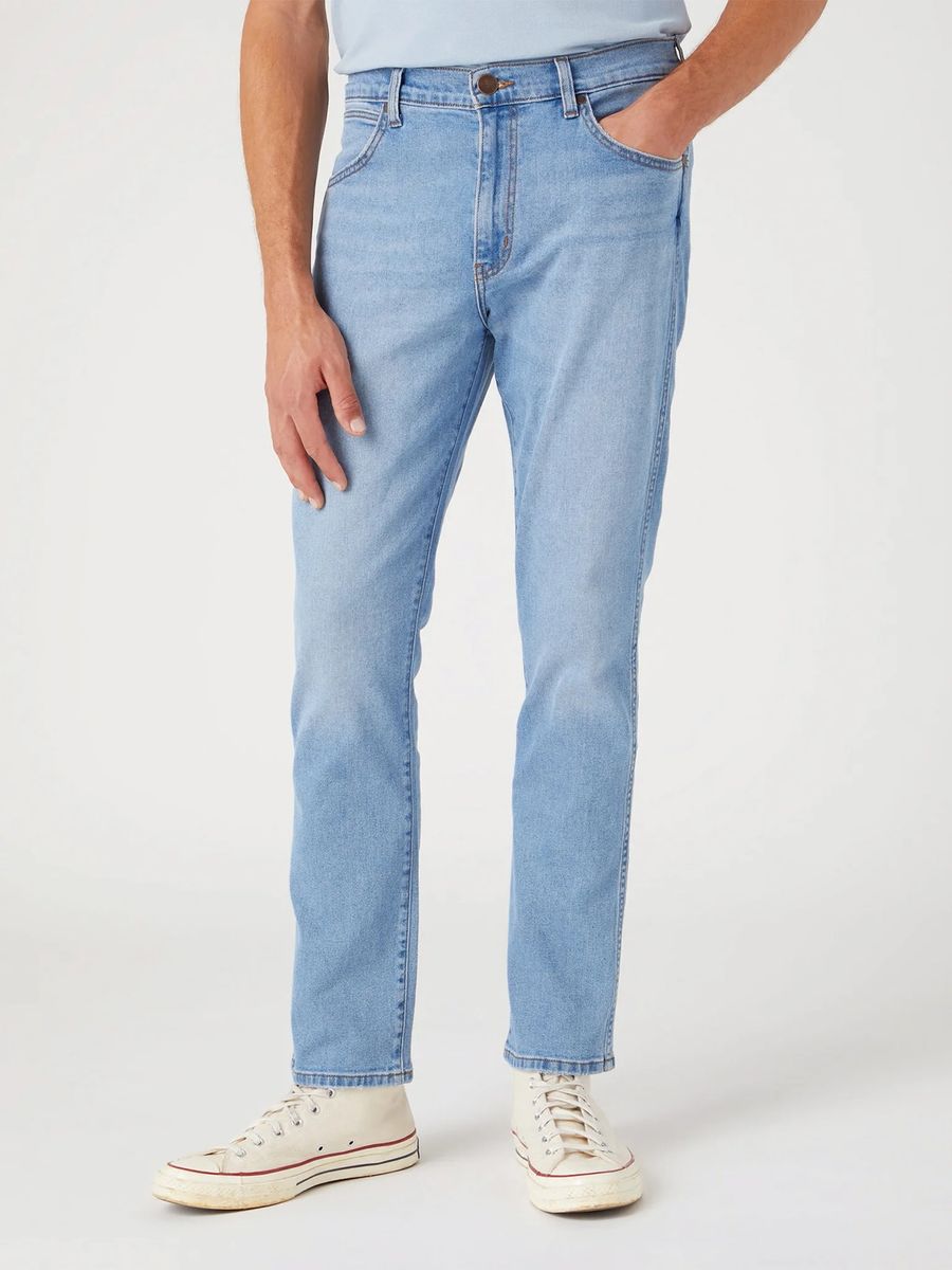 Jeans mit geradem Bein und heller Waschung