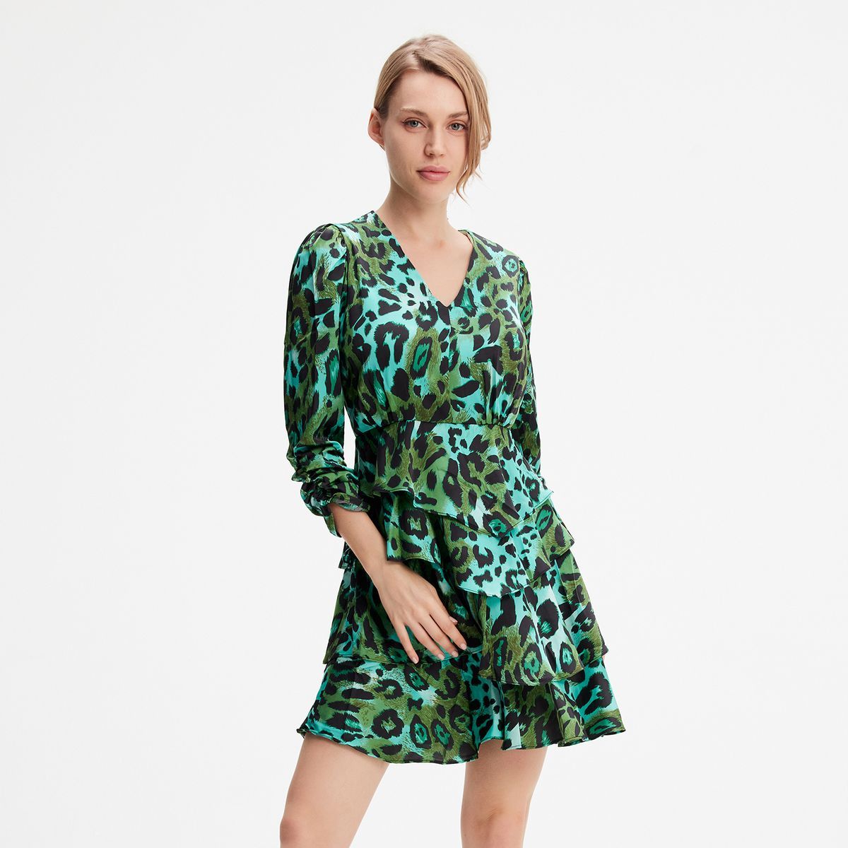 Kurzes Stufenkleid mit Leopardenmuster