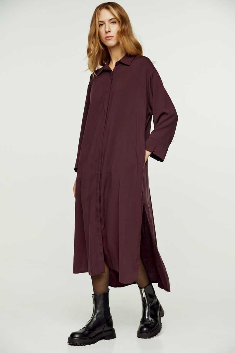 Burgunderfarbenes Midi-Hemdkleid mit Schlitzen
