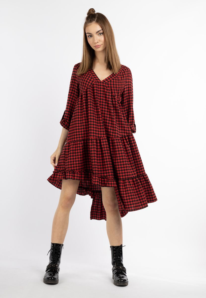 Asymmetrisches kariertes Midikleid mit Stufen