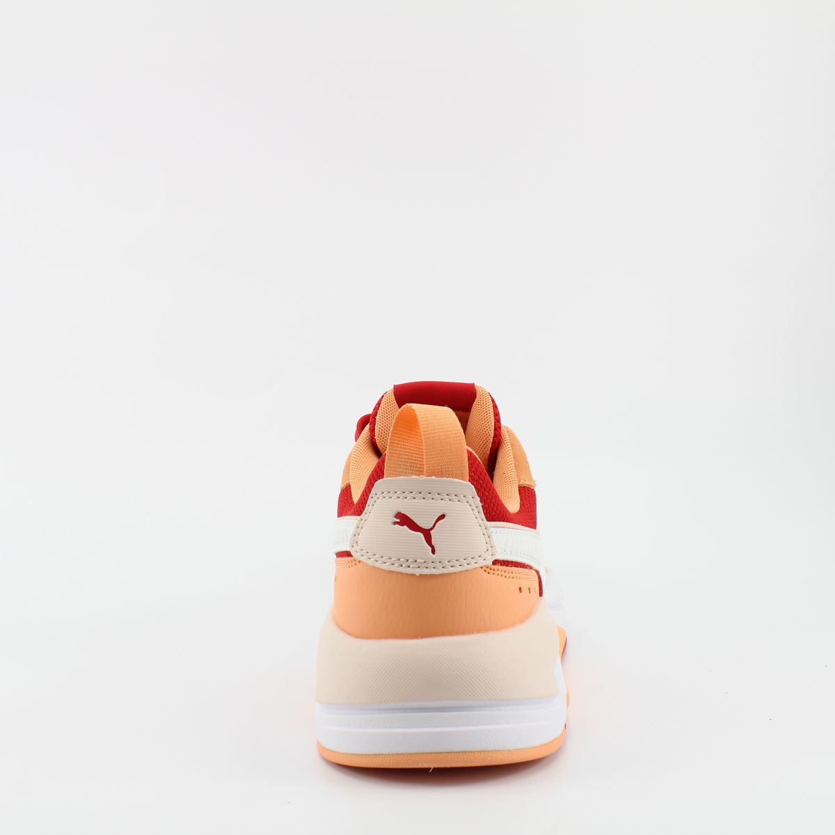 Chunky-Sneaker im Retro-Stil
