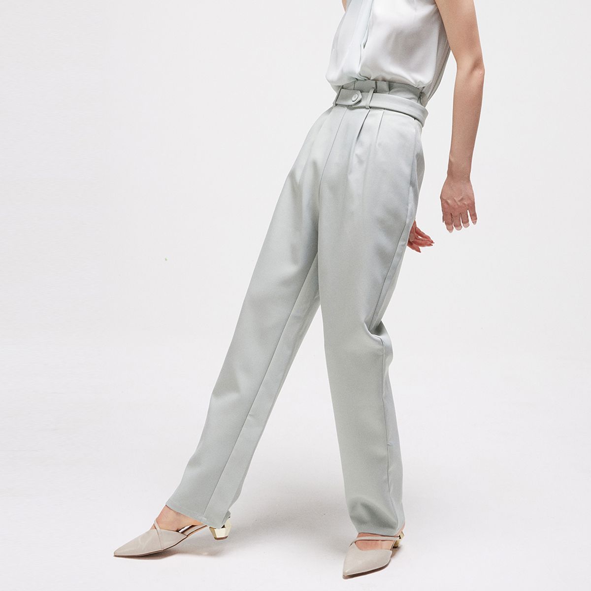 Karottenhose mit Hoher Taille und Gürtel