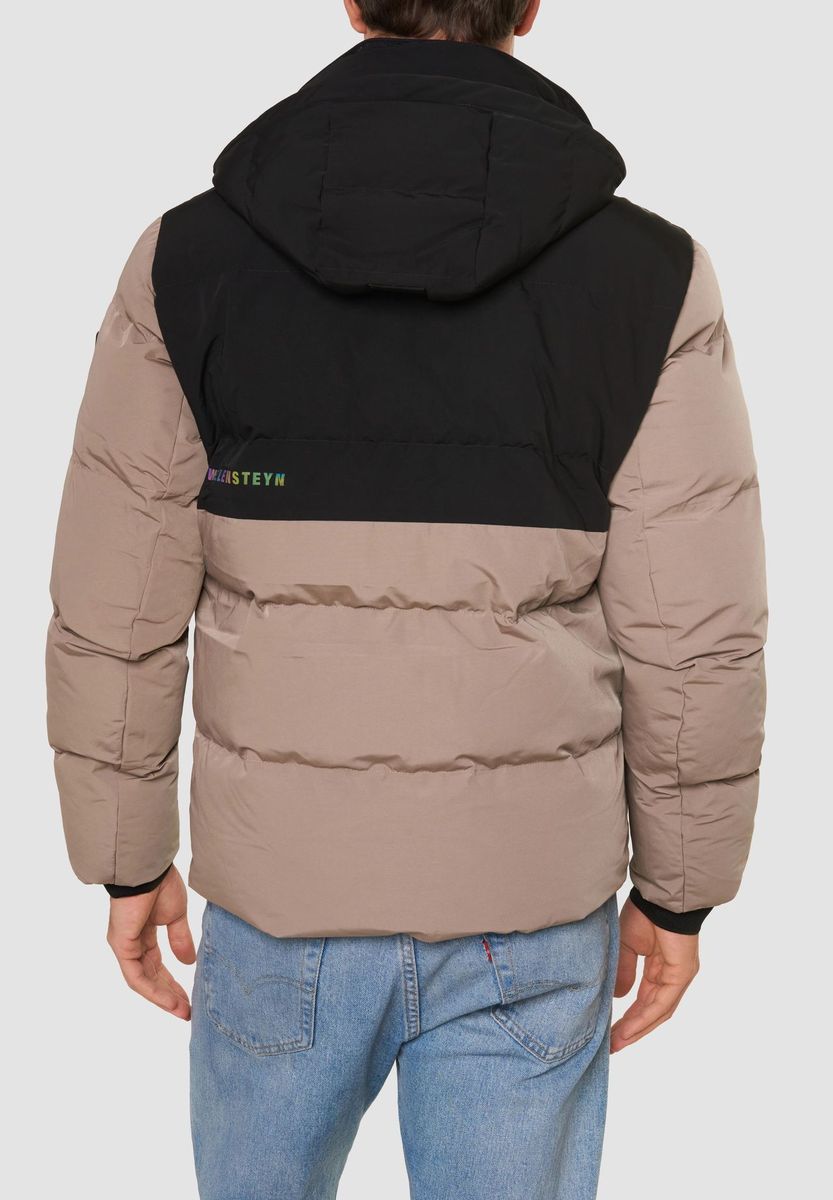 Zweifarbige Steppjacke mit Kapuze