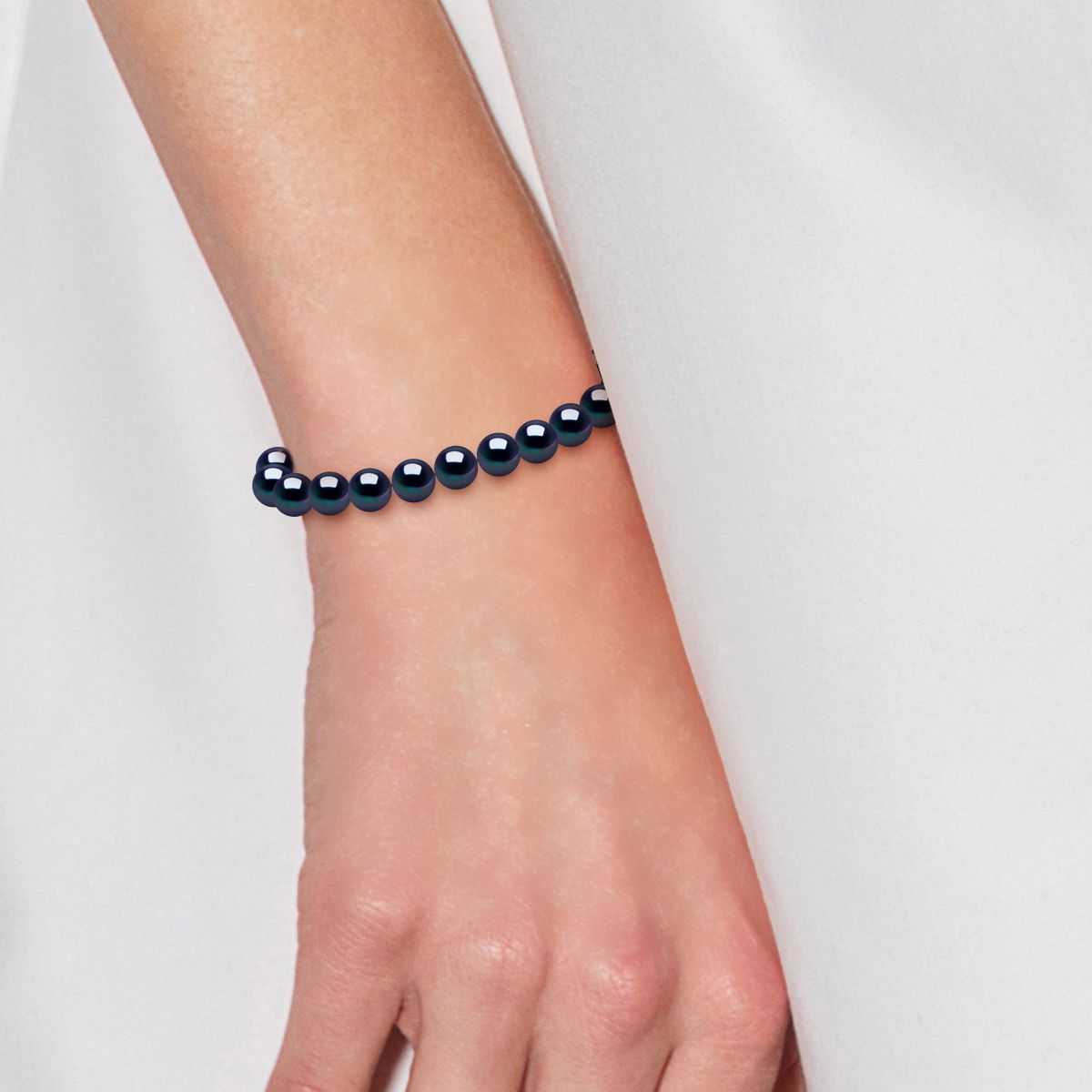 Elegantes schwarzes Perlenarmband