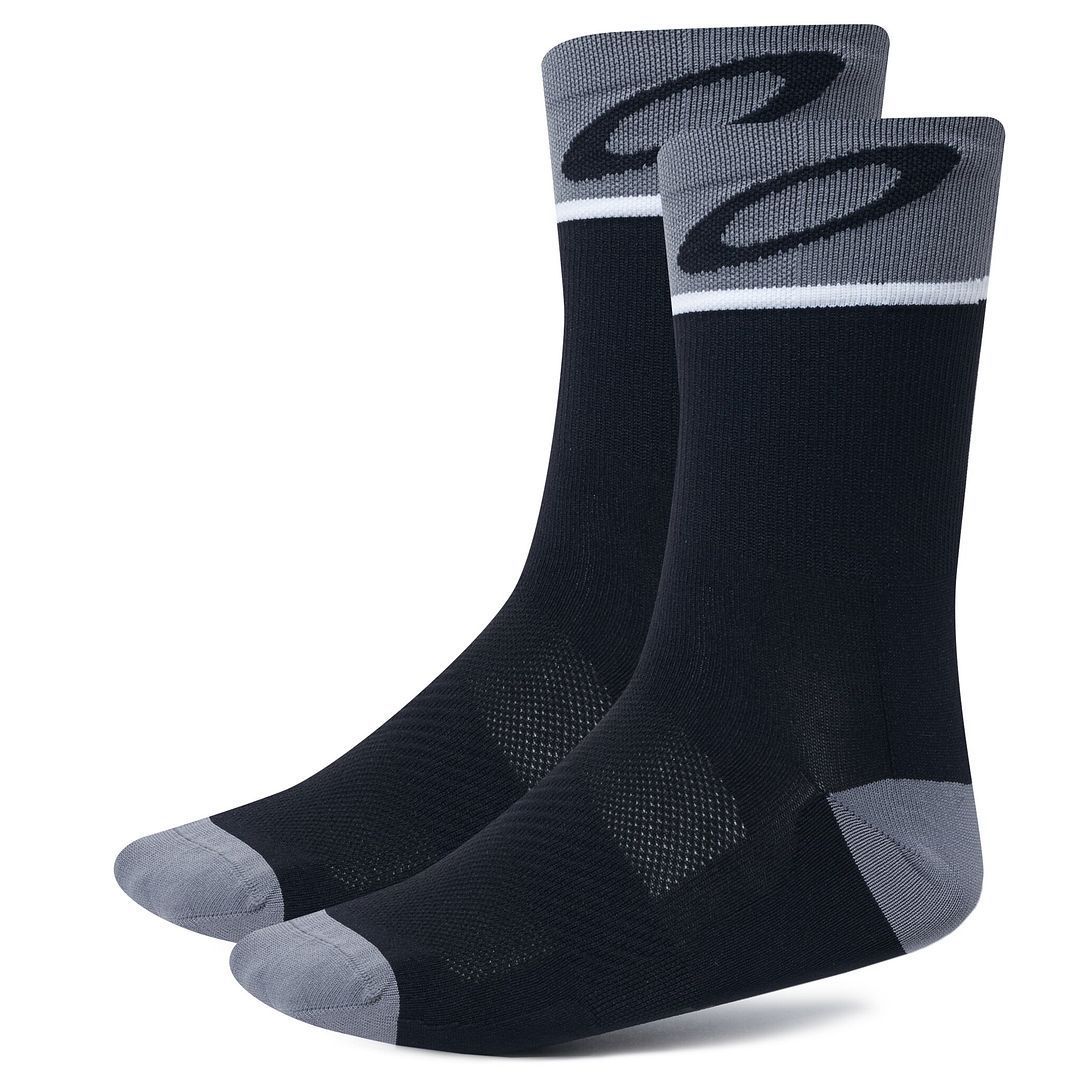 Schwarze, mittelhohe Sportsocken mit Logo
