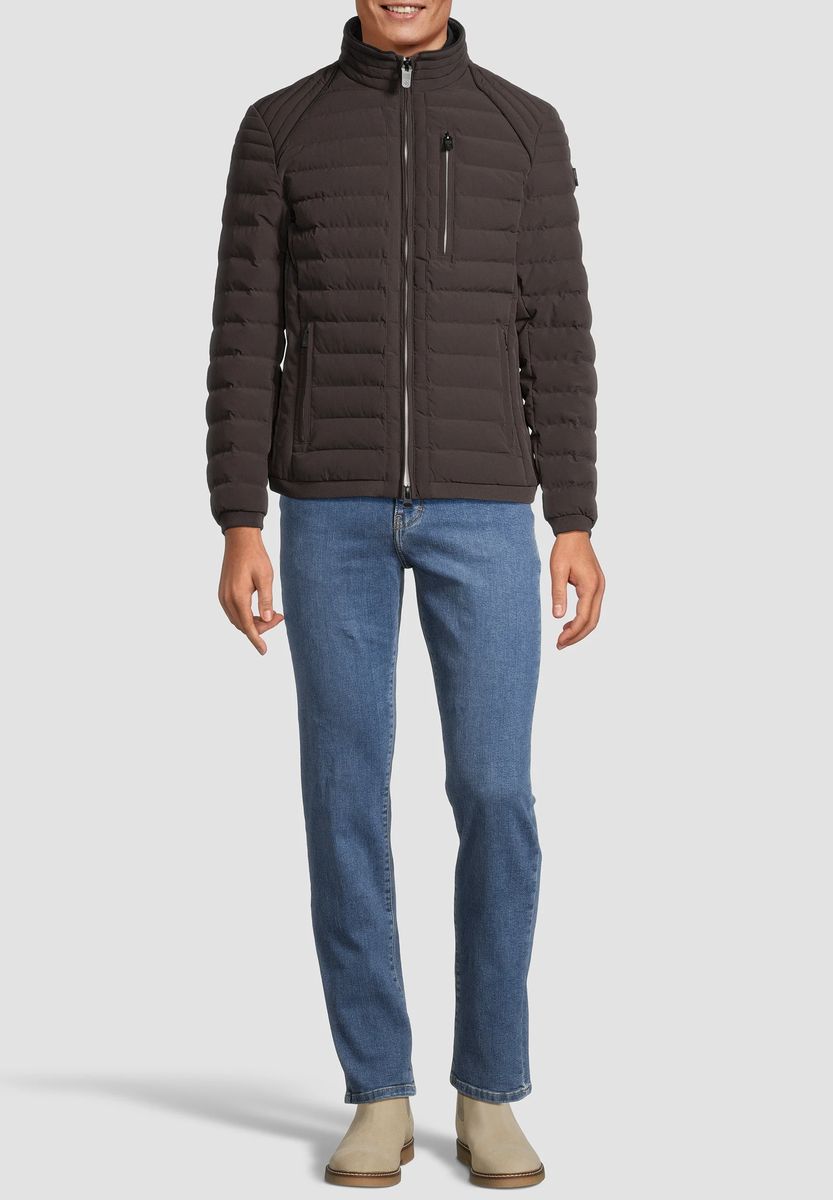 Leichte Steppjacke mit Stehkragen