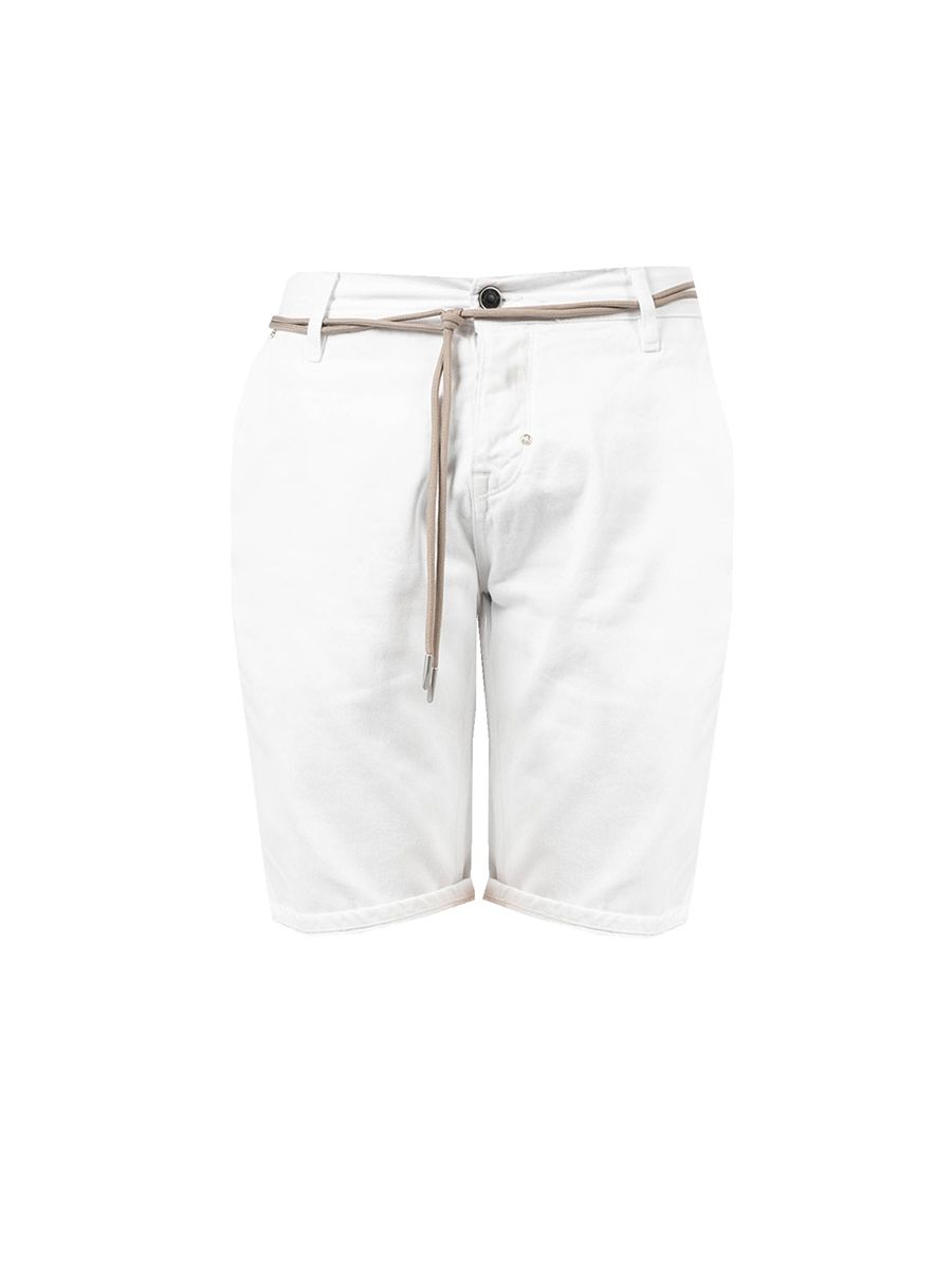 Weiße Jeansshorts mit Bindegürtel