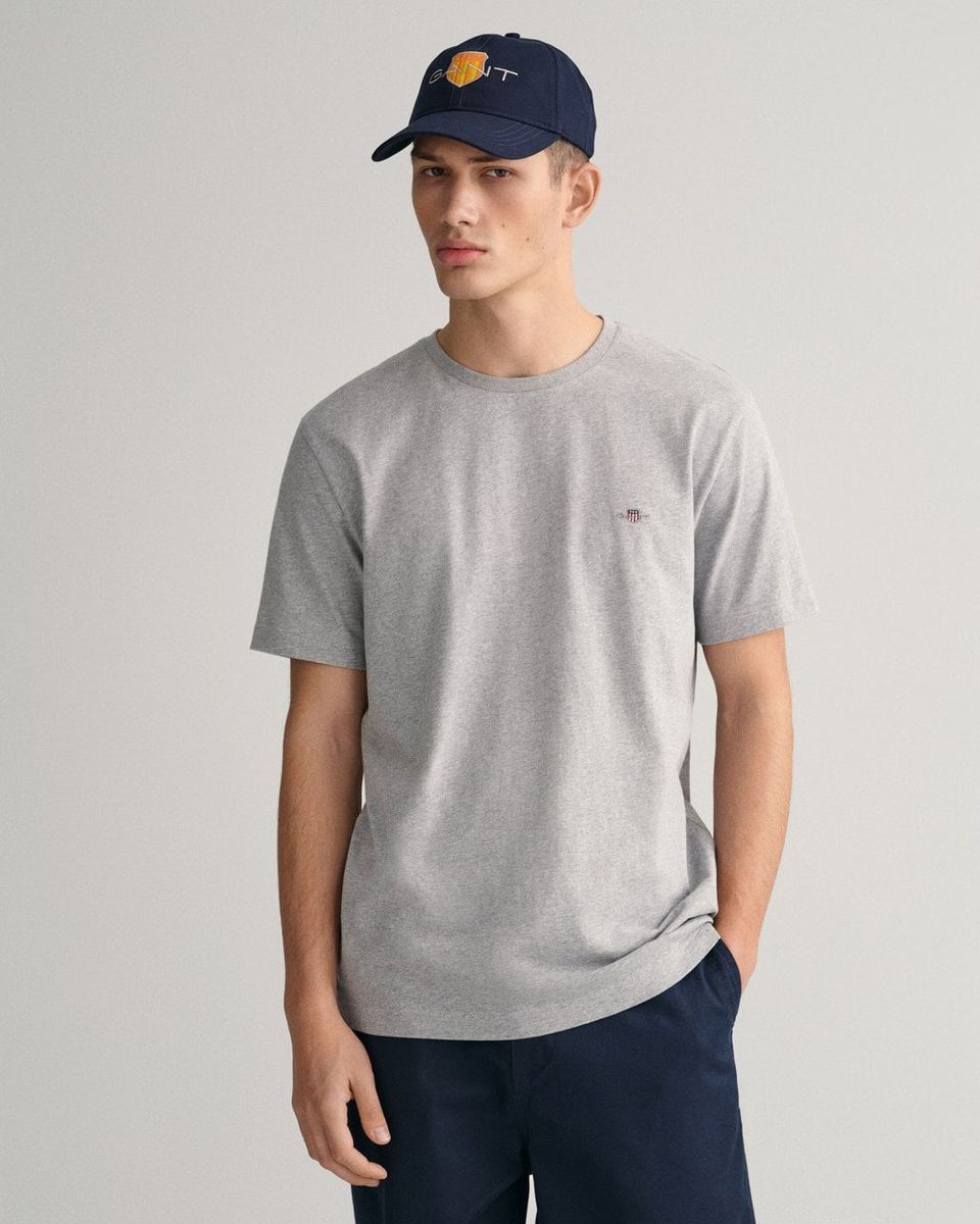 Klassisches T-Shirt mit normaler Passform