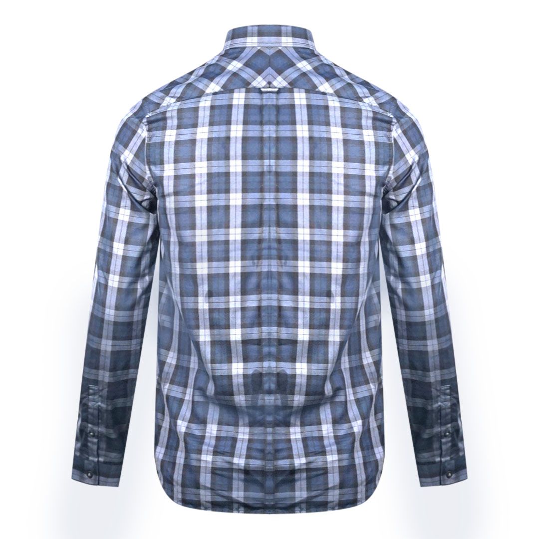 Klassisches kariertes Button-Down-Hemd
