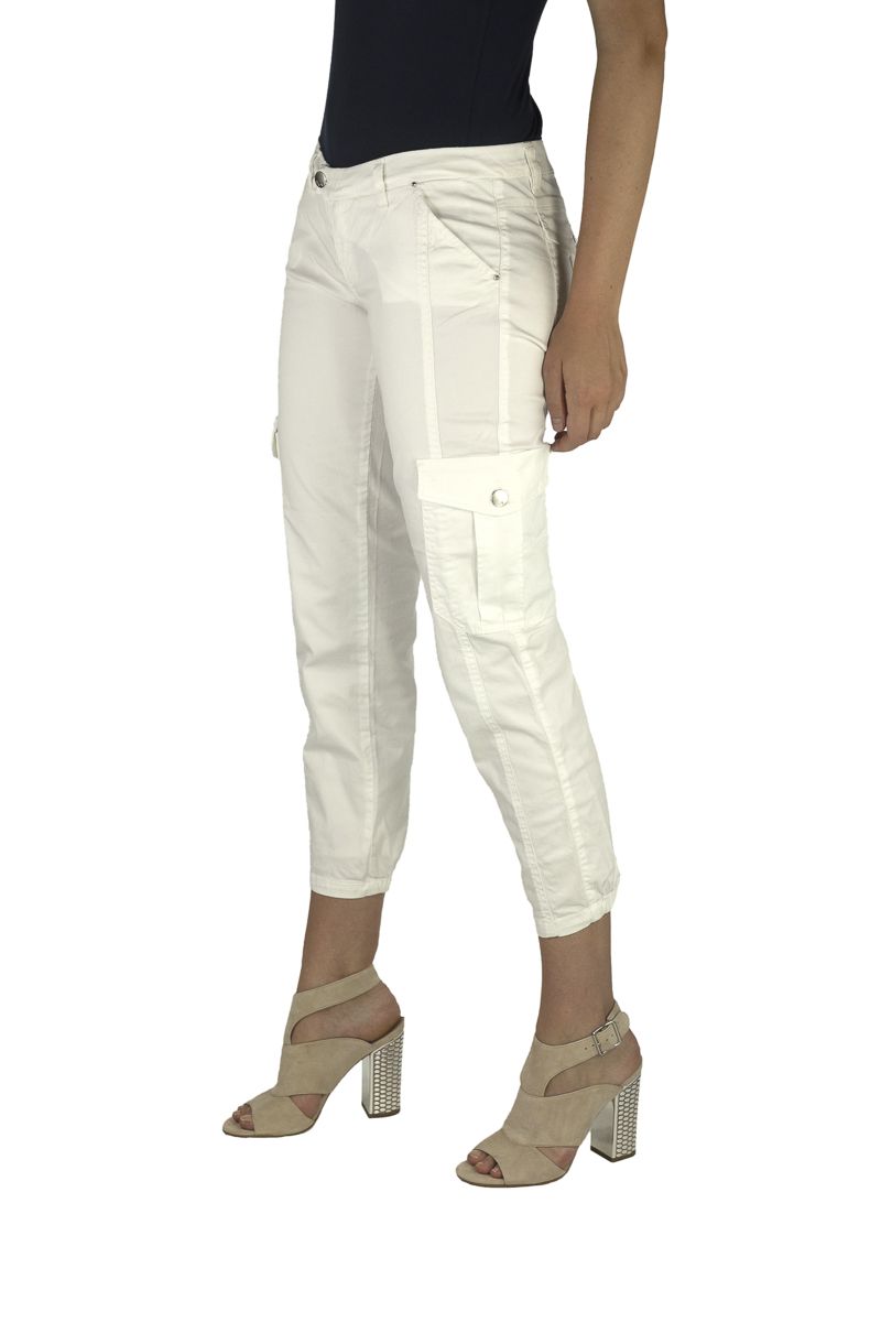 Cropped Cargohose mit elastischem Saum