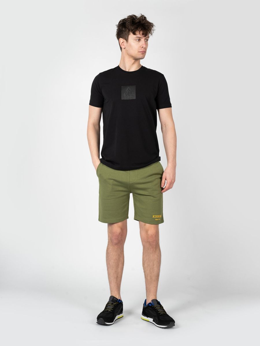 Klassisches Rundhalsshirt mit tonalem Patch