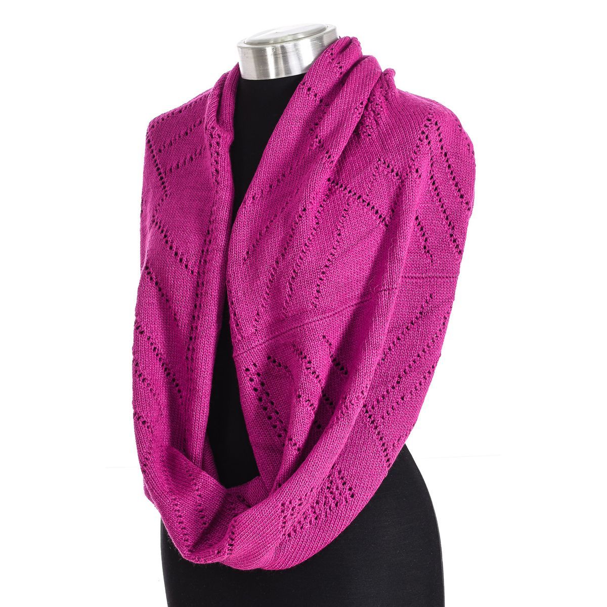 Gestrickter Infinity-Schal in Magenta