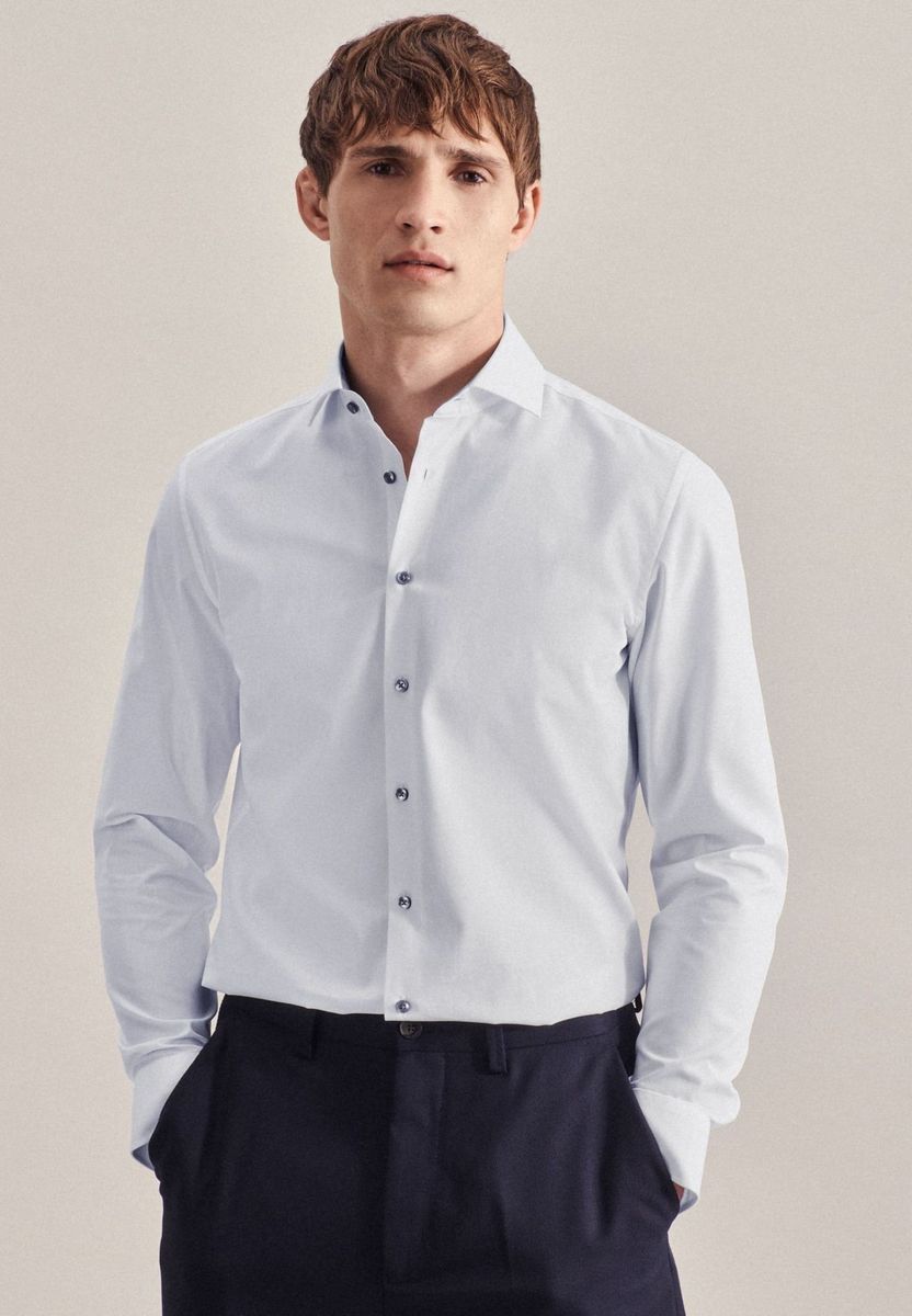 Slim Fit Business Hemd Haifischkragen