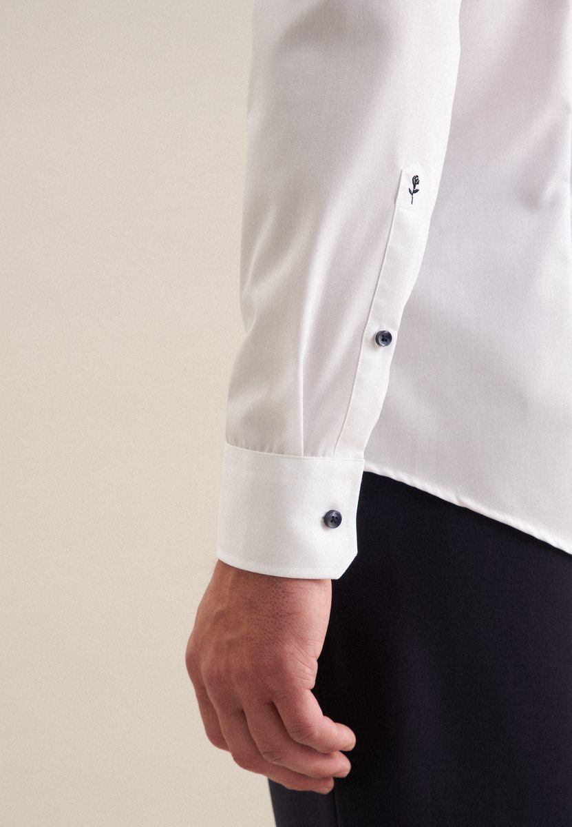 Klassisches weißes Businesshemd X-Slim Fit