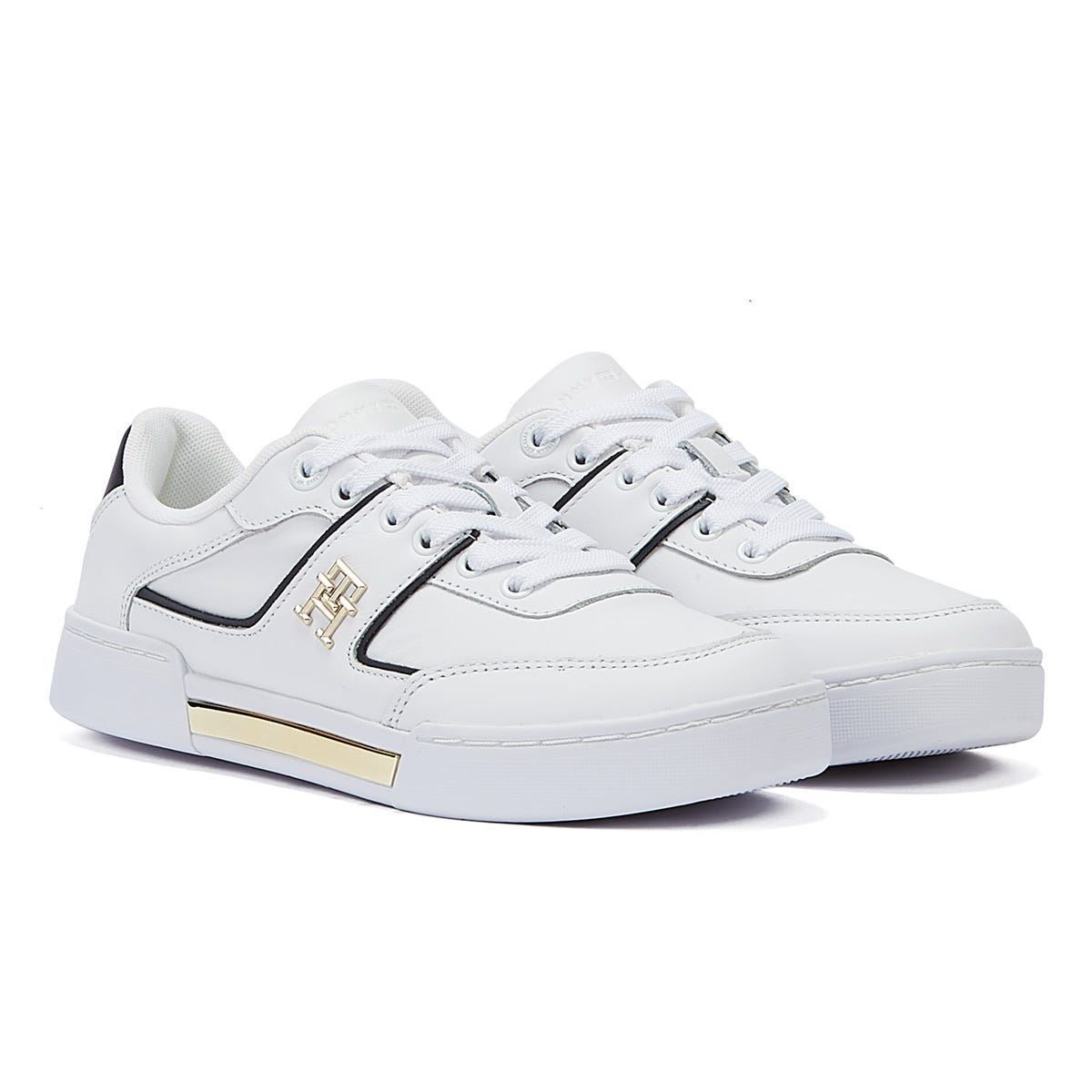 Saubere weiße Court-Mode-Sneakers