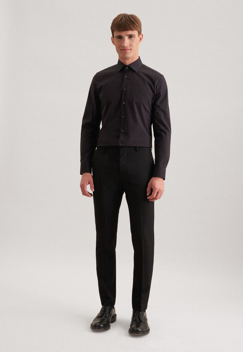 Schmales schwarzes Businesshemd