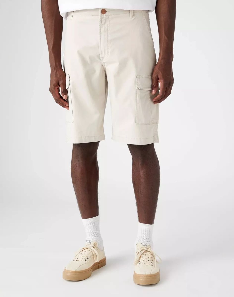 Neutrale Cargo-Shorts mit Taschen