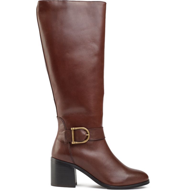 Klassische braune Lederstiefel in Kniehöhe