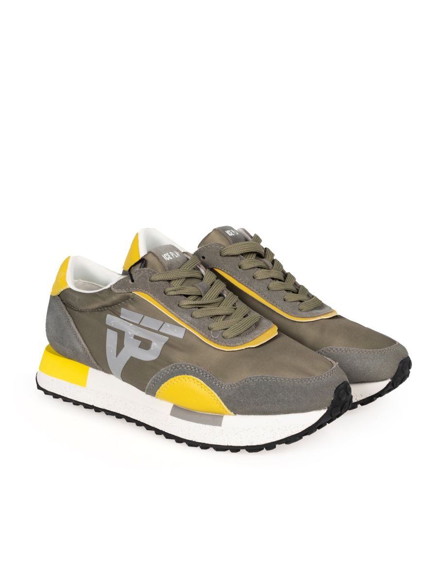 Sportliche Retro-Sneaker mit Wildleder-Mix