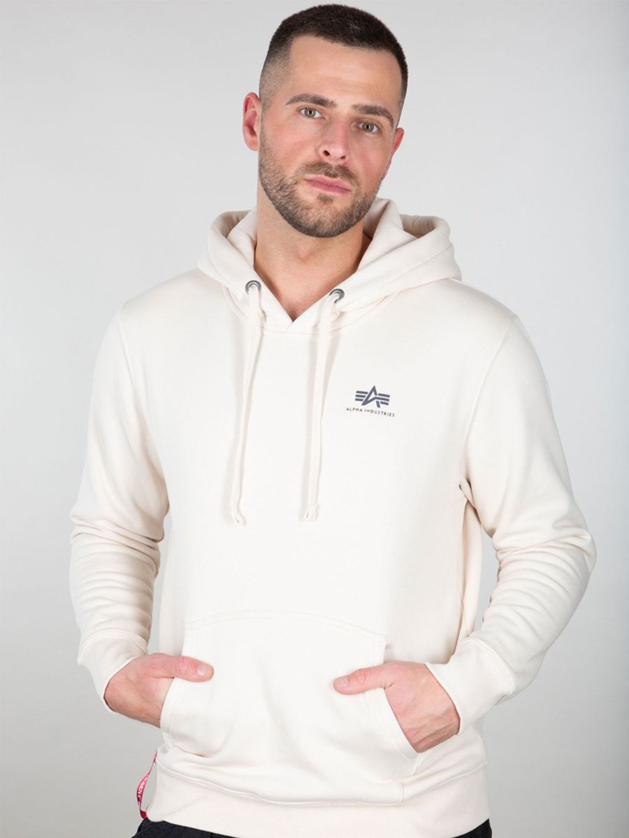 Minimalistischer Pullover mit kleinem Logo