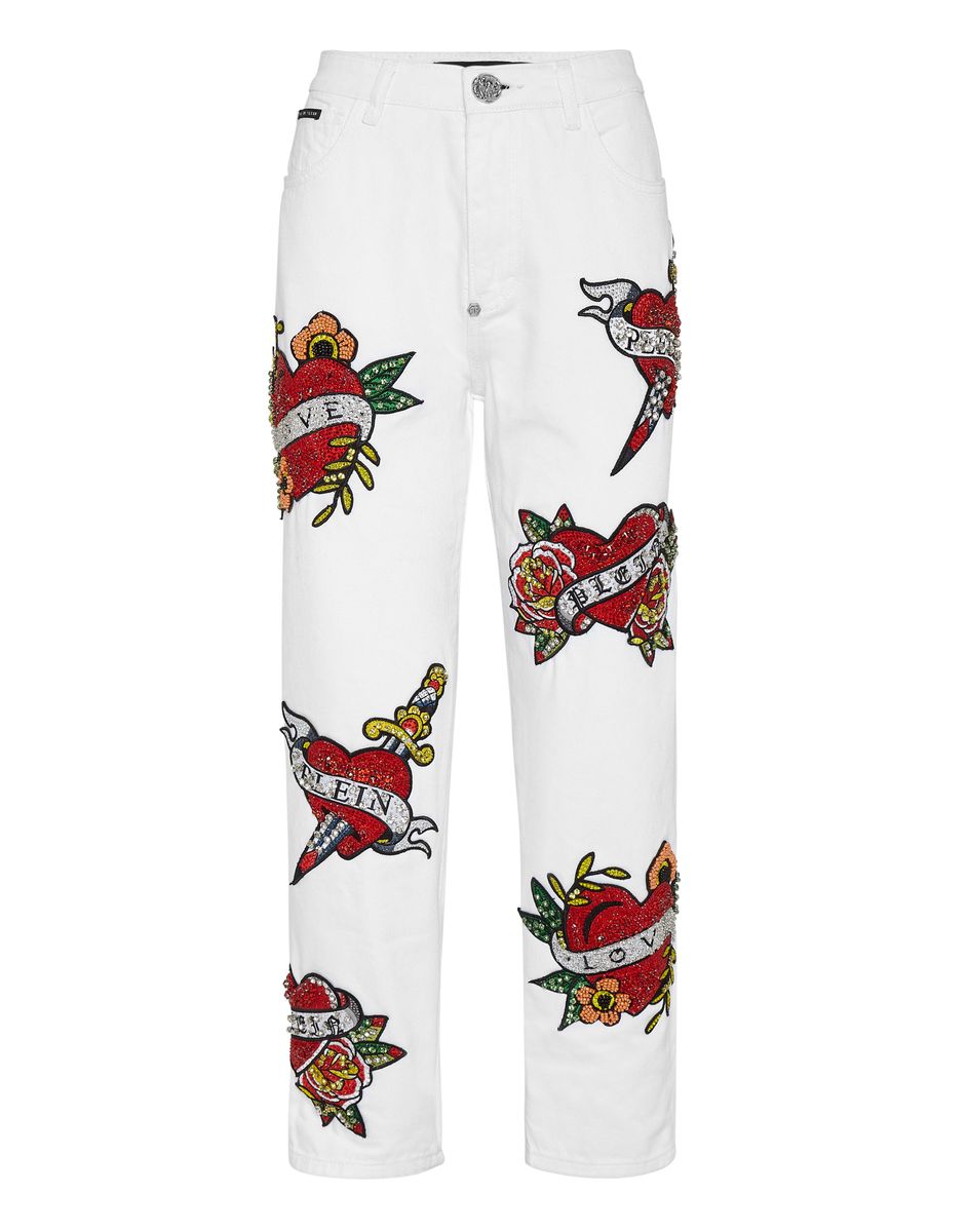 Verzierte Mom-Jeans mit Tattoo-Patches