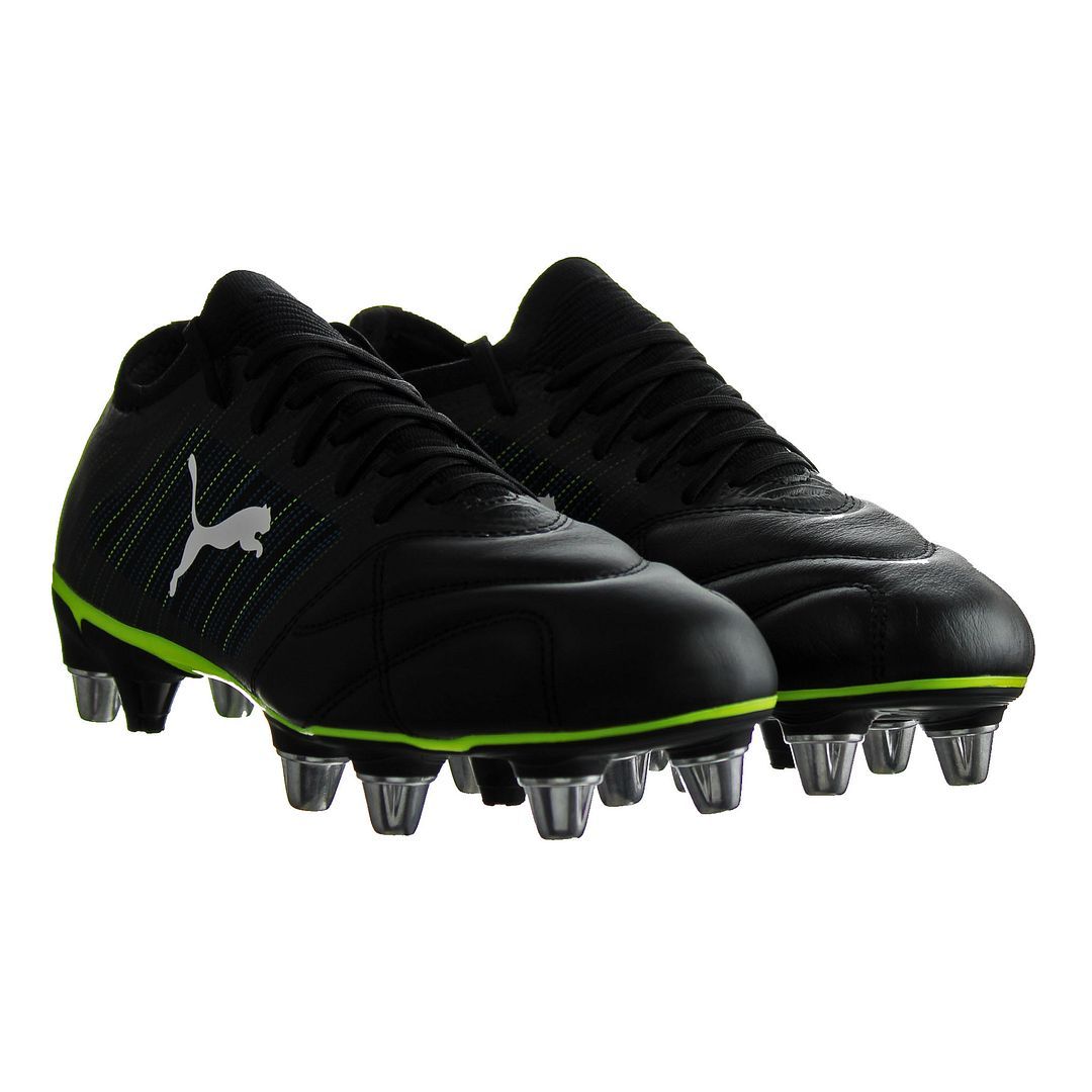 Professionelle Fußballschuhe für weichen Boden