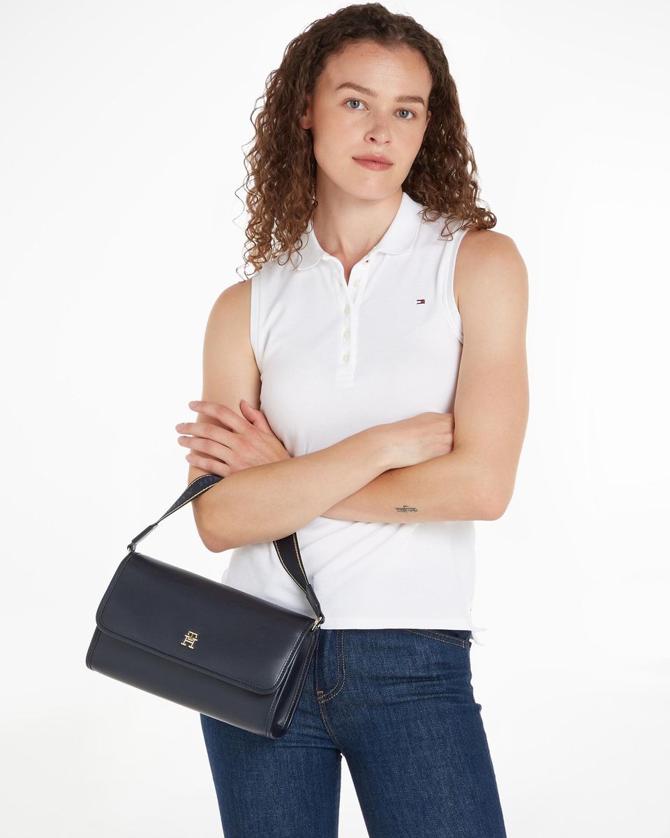 Elegante Monogramm Schultertasche mit Klappe