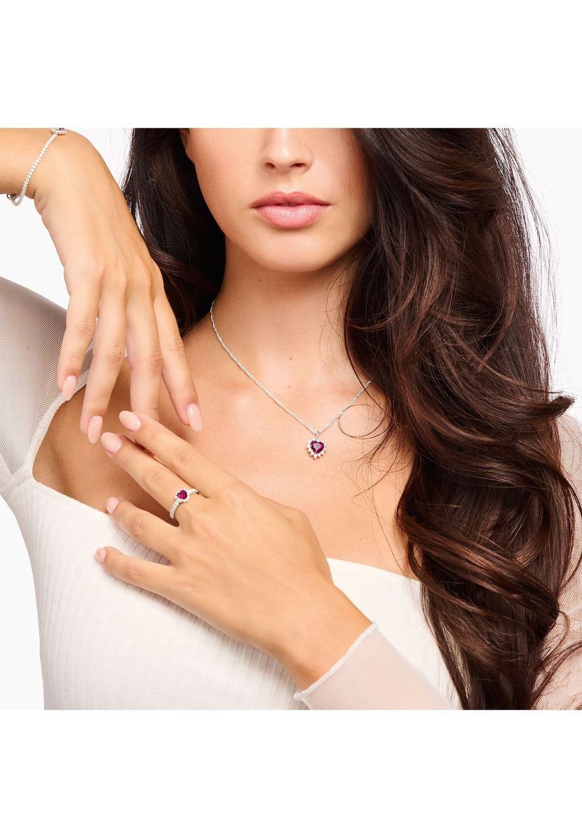 Romantische silberne Halskette mit Herzanhänger