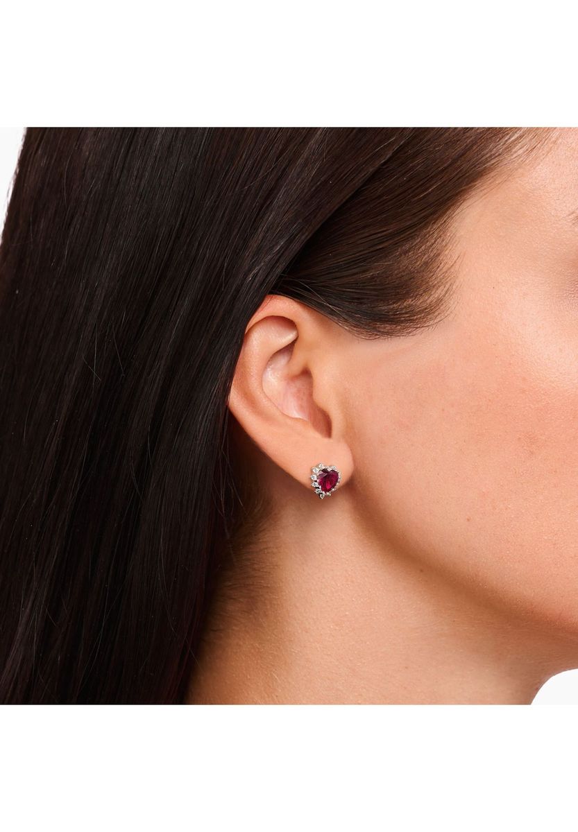 Herzförmige Ohrstecker mit Rubin-Zirkonia