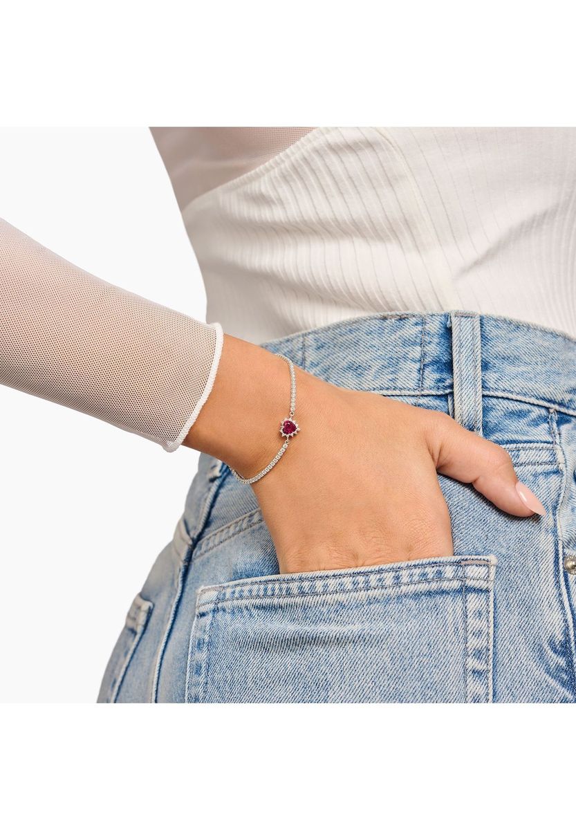 Herzförmiges Rubinarmband mit Zirkonia