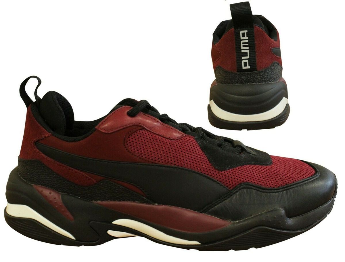 Klobige Burgunderrote Sportliche Turnschuhe