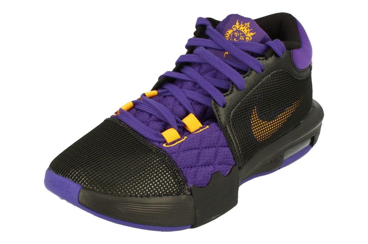 LeBron Witness VIII Basketball Schuhe