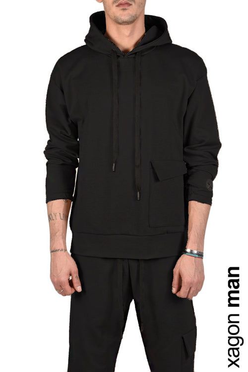 Minimalistischer Hoodie mit Cargo-Tasche