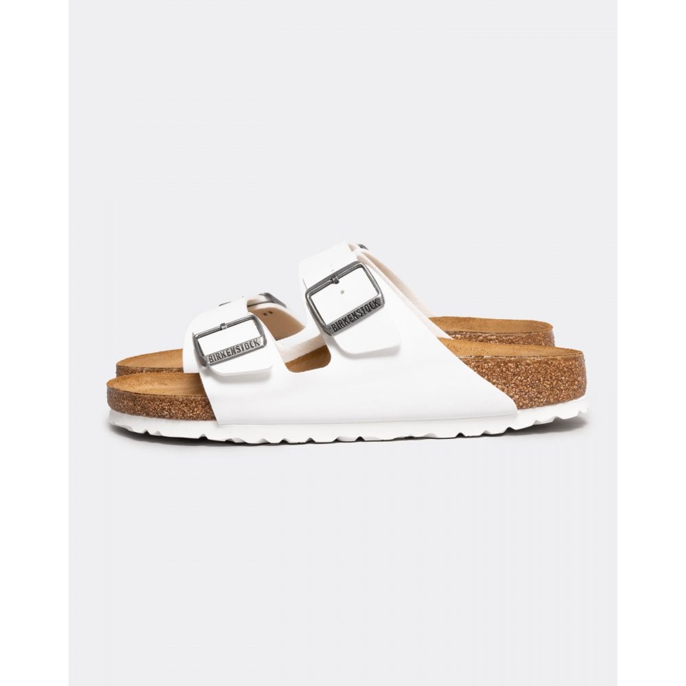 Weiße Sandalen mit zwei verstellbaren Riemen