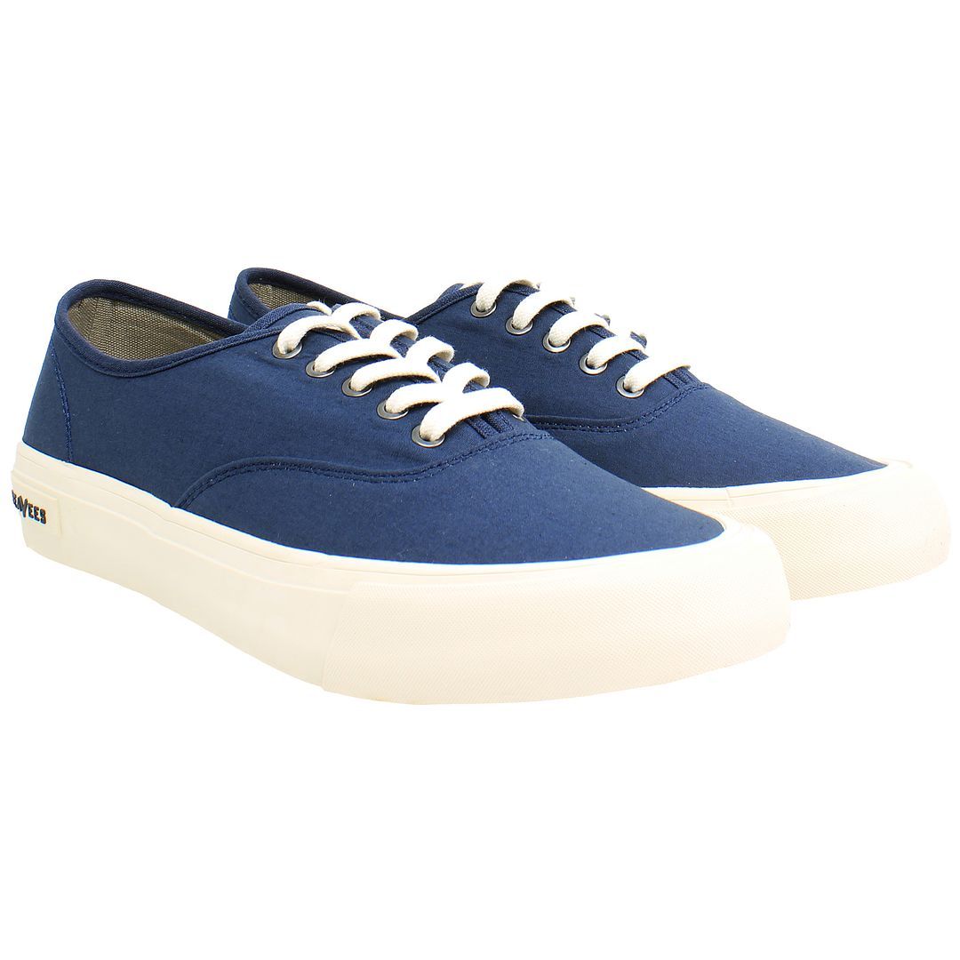 Klassische Low-Top Canvas-Sneaker