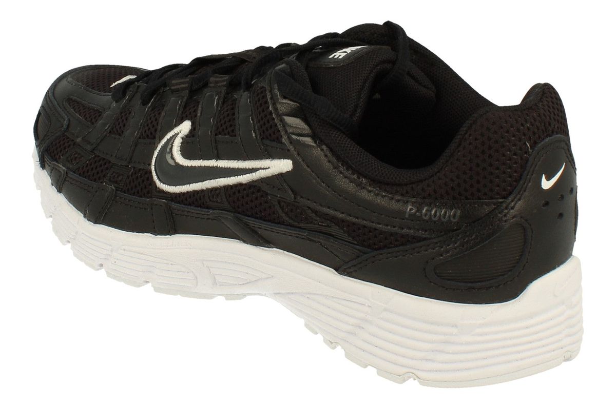 Retro-inspirierte Mesh-Sportschuhe