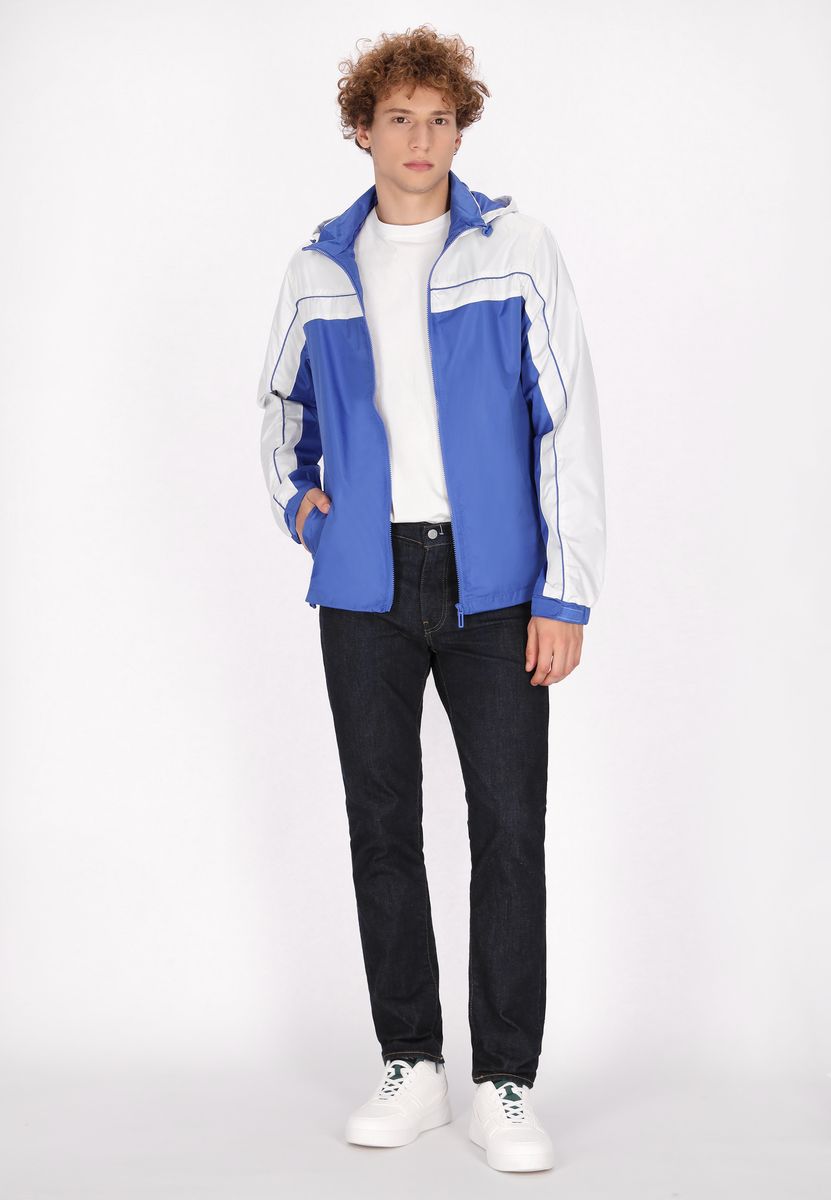 Sportliche Windjacke mit Kapuze