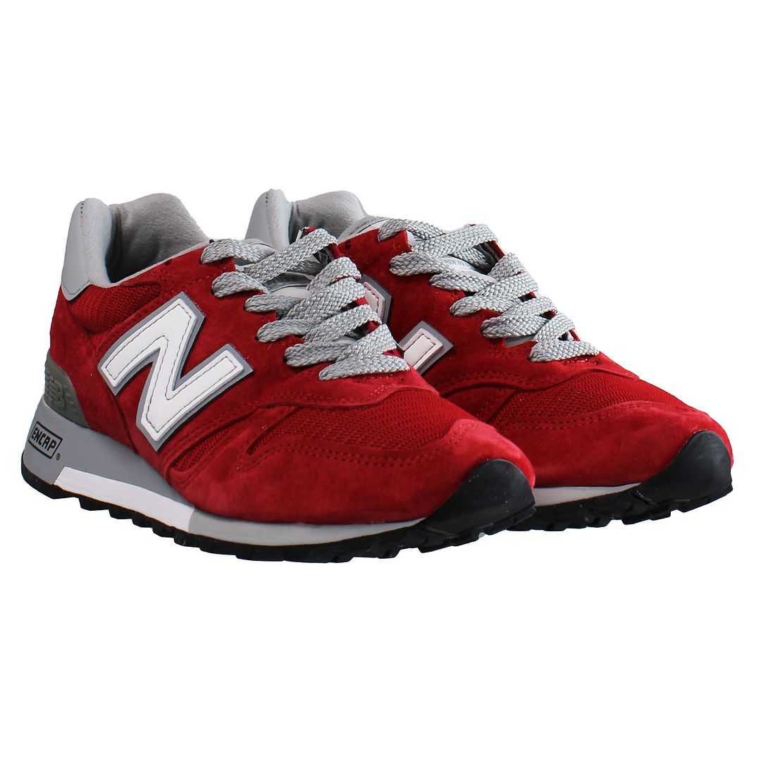 Klassische Low-Top Sport-Sneaker