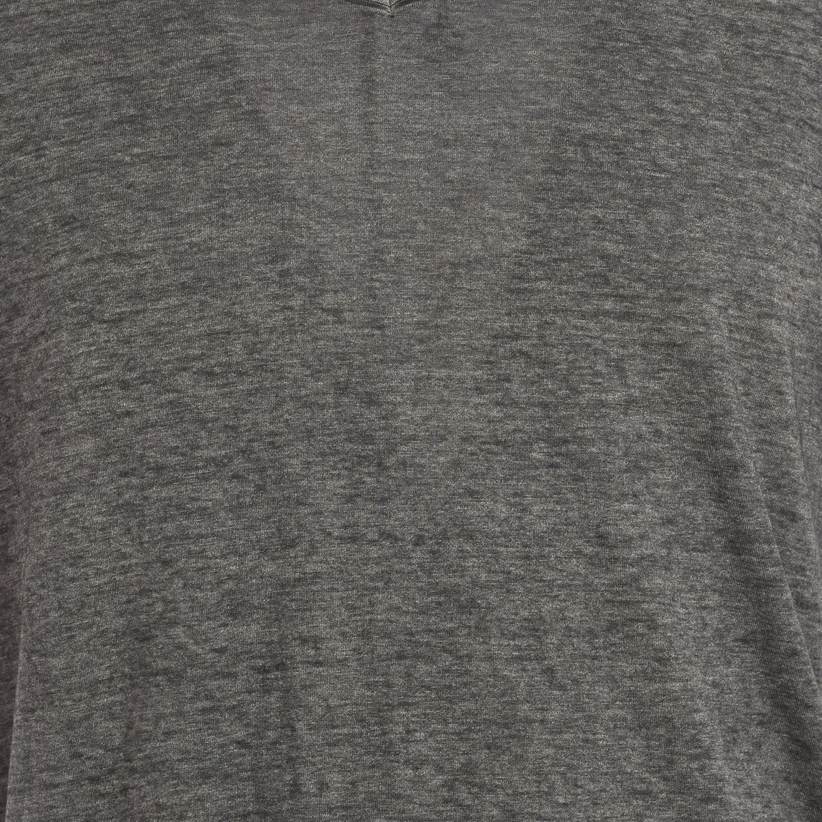 Leichtes T-Shirt mit V-Ausschnitt