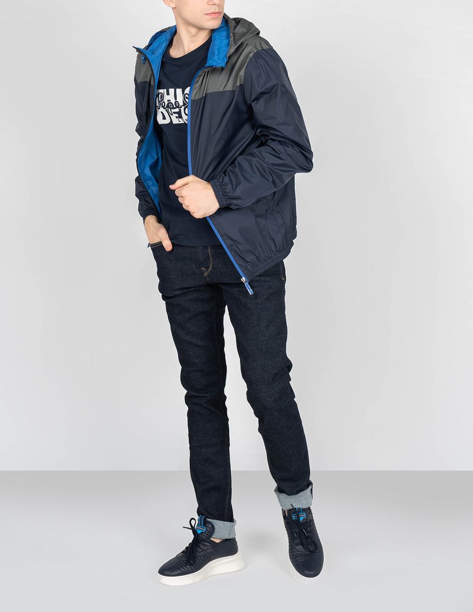 Leichte Kapuzen-Windjacke mit Color-Blocking