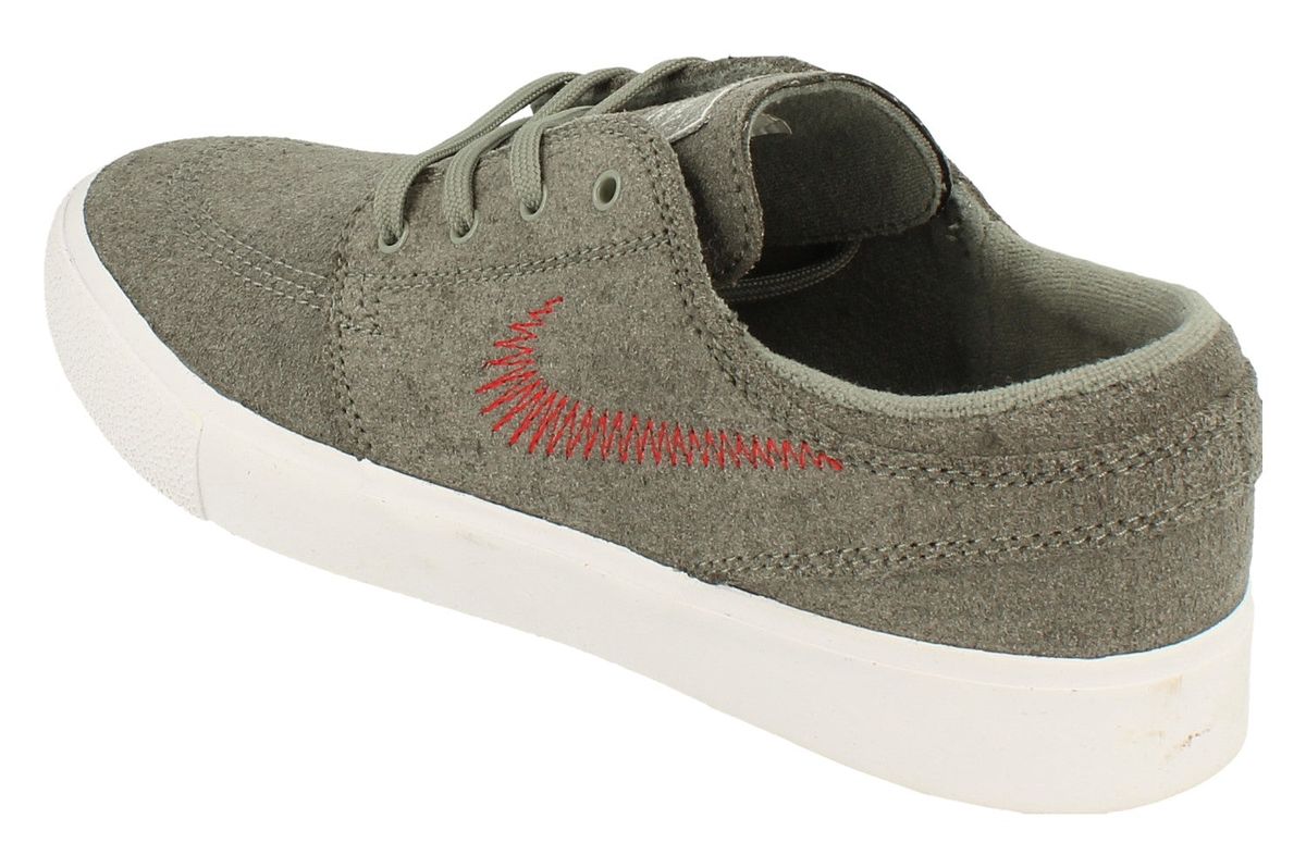 Minimalistische Low-Top Skateboarding-Sneaker