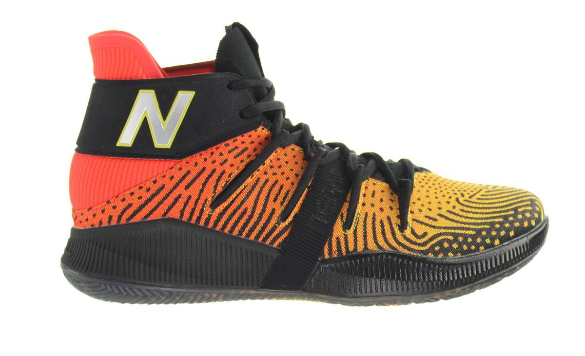 Mehrfarbiger High-Top Basketballschuh