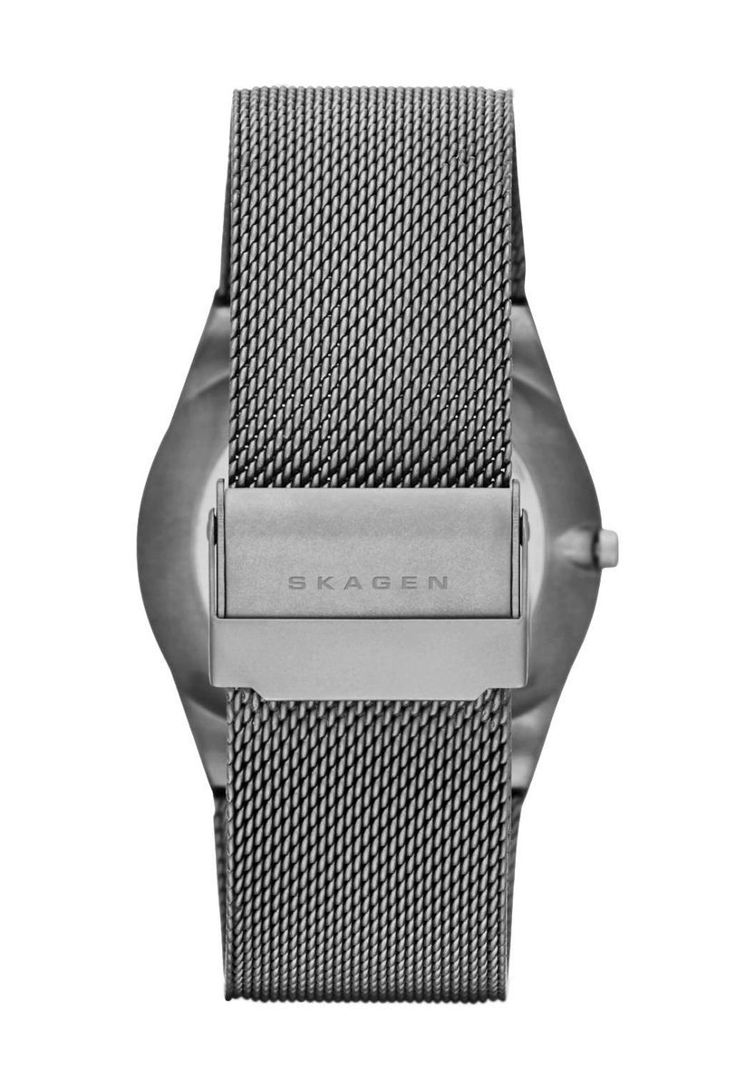 Klassische minimalistische Uhr mit Mesh-Armband