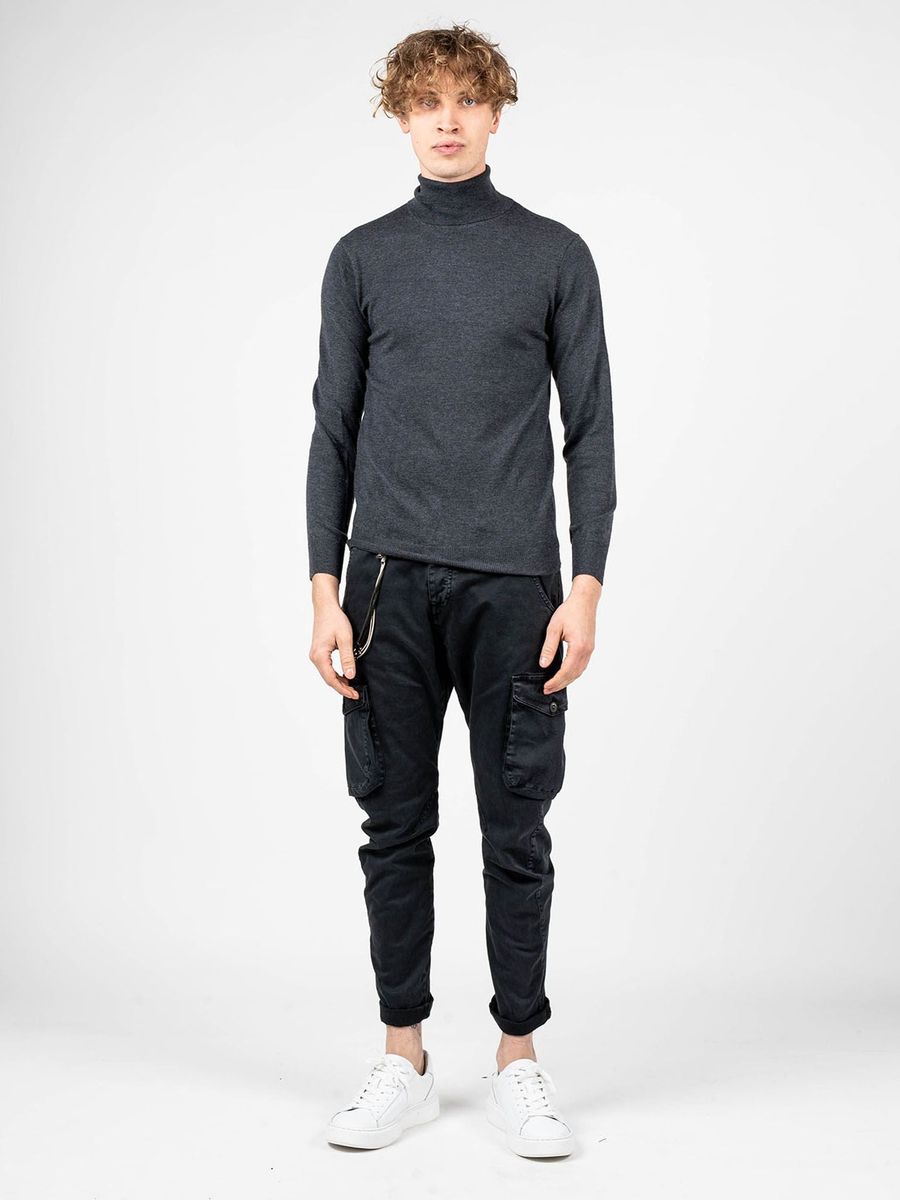Klassischer Rollkragenpullover mit Merinowolle