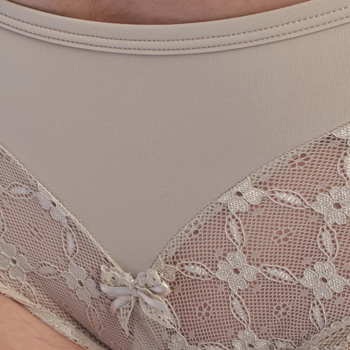 Spitzen-Culotte-Höschen für Frauen, Modell BRIGITTE. Eleganz, Komfort und perfekte Passform.