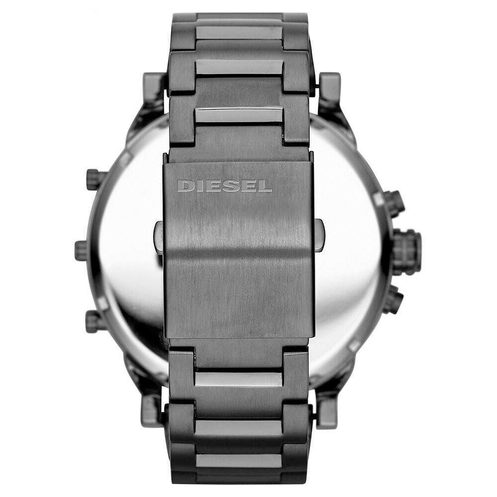 Übergroßer Chronograph mit Mehreren Zeitzonen